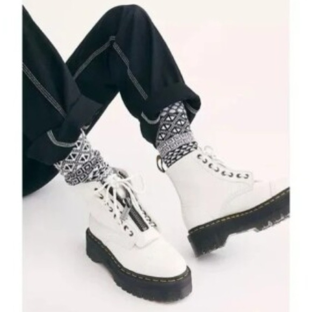 Dr. Marten SINCLAIR Milled Nappa Leather Platform Boots